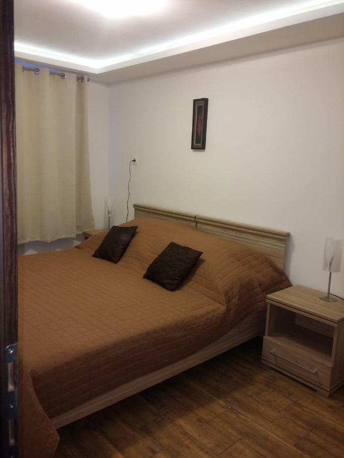 Vizparti Apartmanhaz *